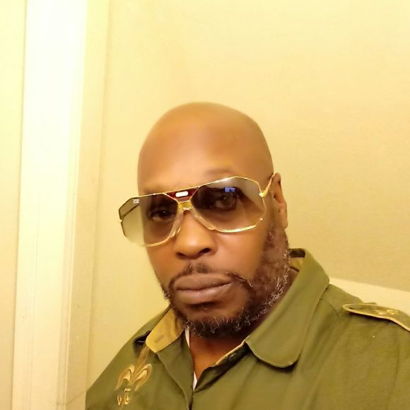 Meet the Posher Other - Meet your Posher, Derrick